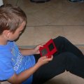Felix mit seinem Geburtstagsgeschenk - einem Nintendo DS!
