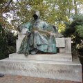 Denkmal des Anonymus, des Chronisten von Bela III. und ersten Geschichtsschreibers Ungarns