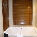Badewanne mit Orchidee
