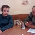 Ziemlich müde sitzen wir beim Montenegriner zum Frühstück.