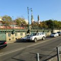 Straßenbahngleise am Donauufer als "Hochbahn"