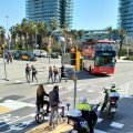 Kleines Schwätzchen an der Ampel. Barcelona ist sehr fahrradfreundlich!