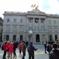 Rathaus mit Zeichen der Unabhängigkeitsbewegung