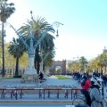 Im Hintergrund der Arc de Triomf.