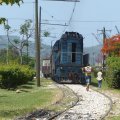Eisenbahn fährt in Kuba nicht allzu schnell. Das Gleis gibt es auch nicht her lol